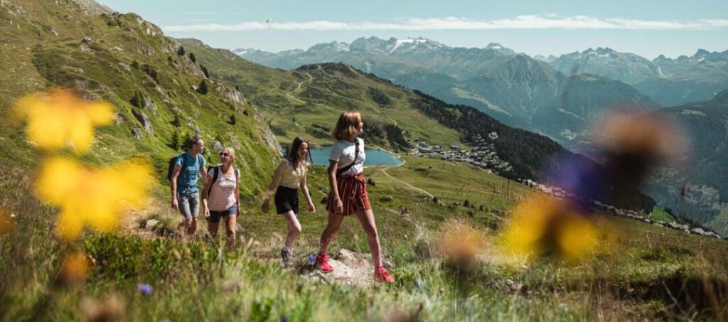 Summer camp 2024: Complete guide for an unforgettable holiday for children and teenagers 2 Summer camp Switzerland, International summer camp 1