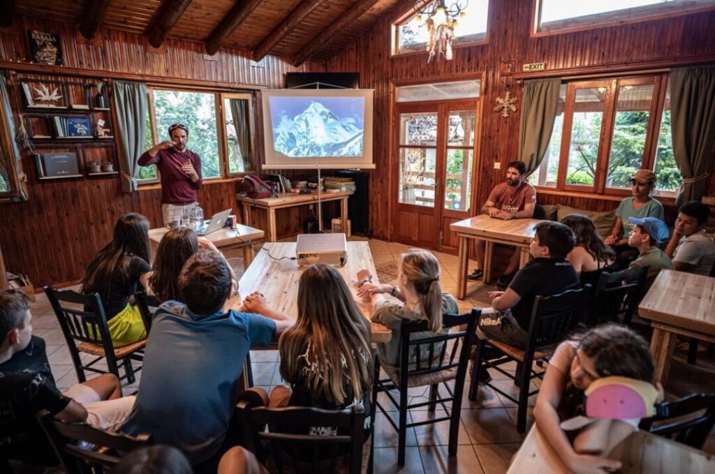 Top 10 Thrilling Mountain Adventure Camps in Switzerland for 2024 6 Summer camp Switzerland, International summer camp 5