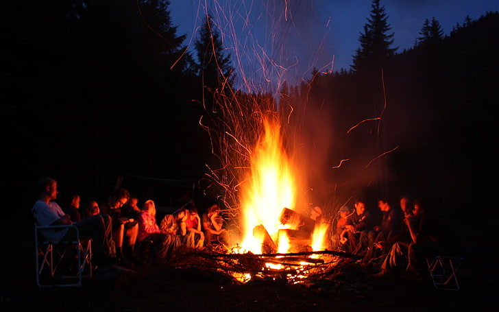 At Young Explorers Club we offer unique activities such as fire gatherings and survival workshops!