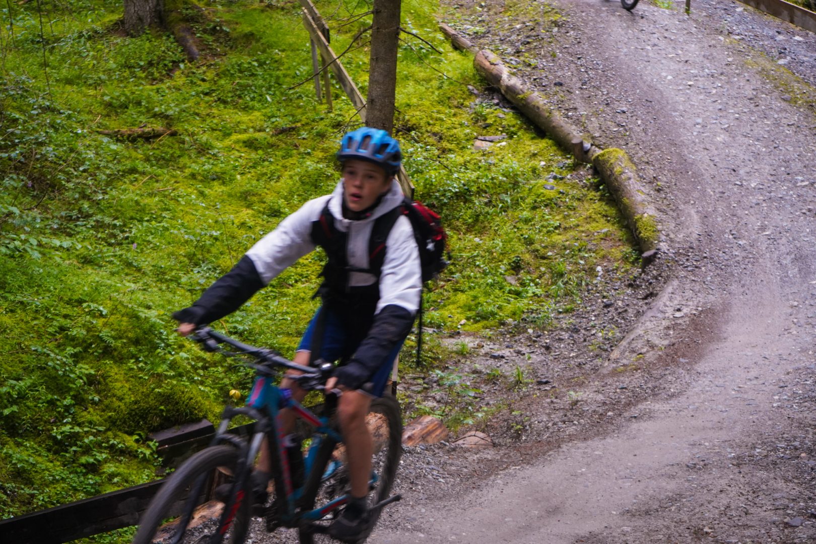 Voyage d'été à vélo : Camp d'adolescents 76 Summer camp Switzerland, International summer camp 75