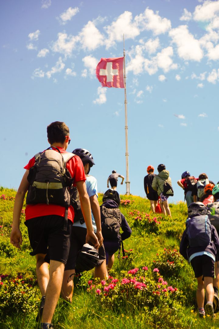 Voyage d'été à vélo : Camp d'adolescents 68 Summer camp Switzerland, International summer camp 67