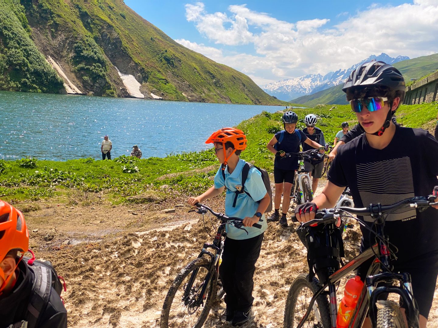 Voyage d'été à vélo : Camp d'adolescents 64 Summer camp Switzerland, International summer camp 63