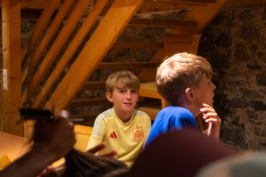 Language courses: Learn French, English or German in an immersive adventure! 2 Summer camp Switzerland, International summer camp 1