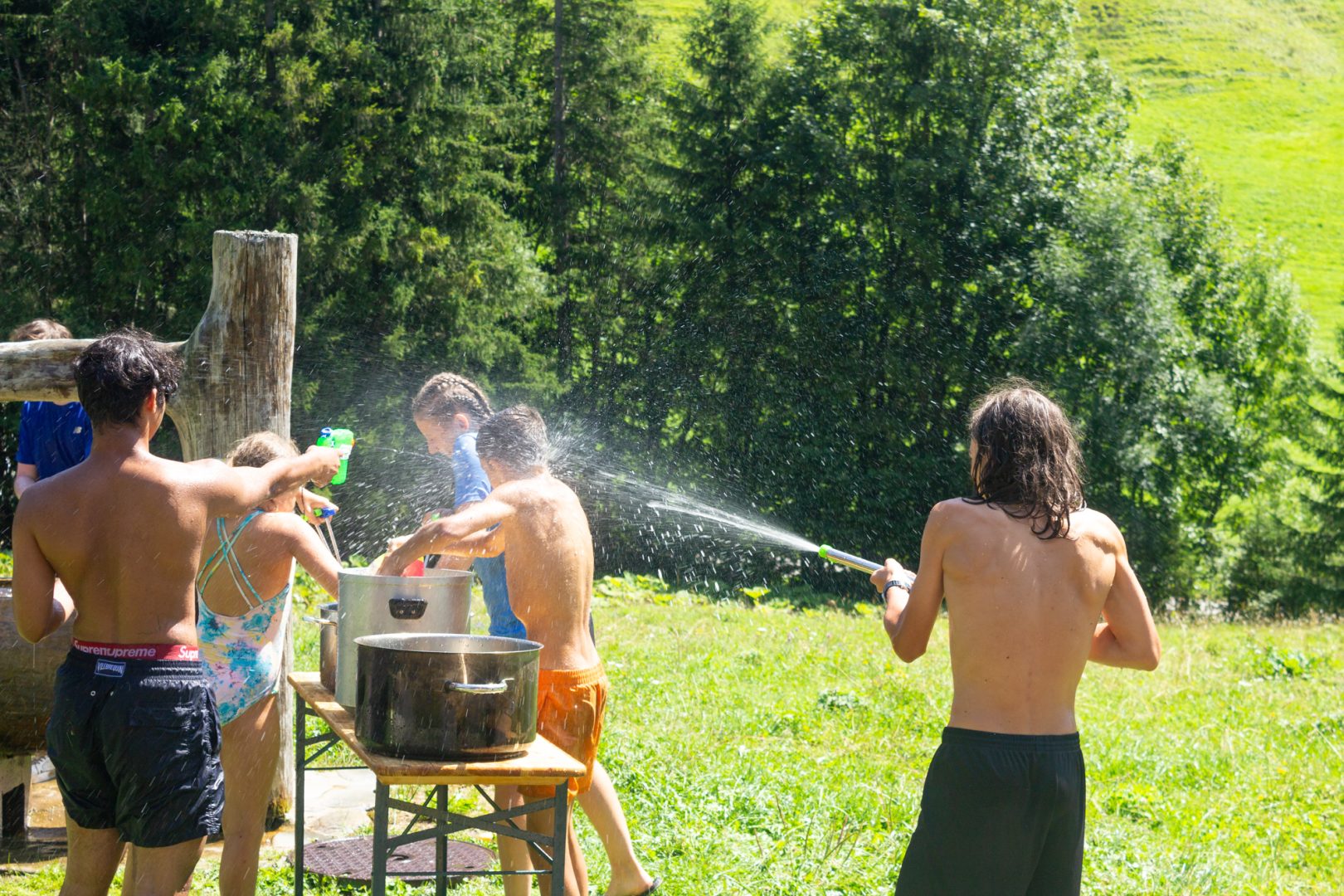 Language courses: Learn French, English or German in an immersive adventure! 22 Summer camp Switzerland, International summer camp 21