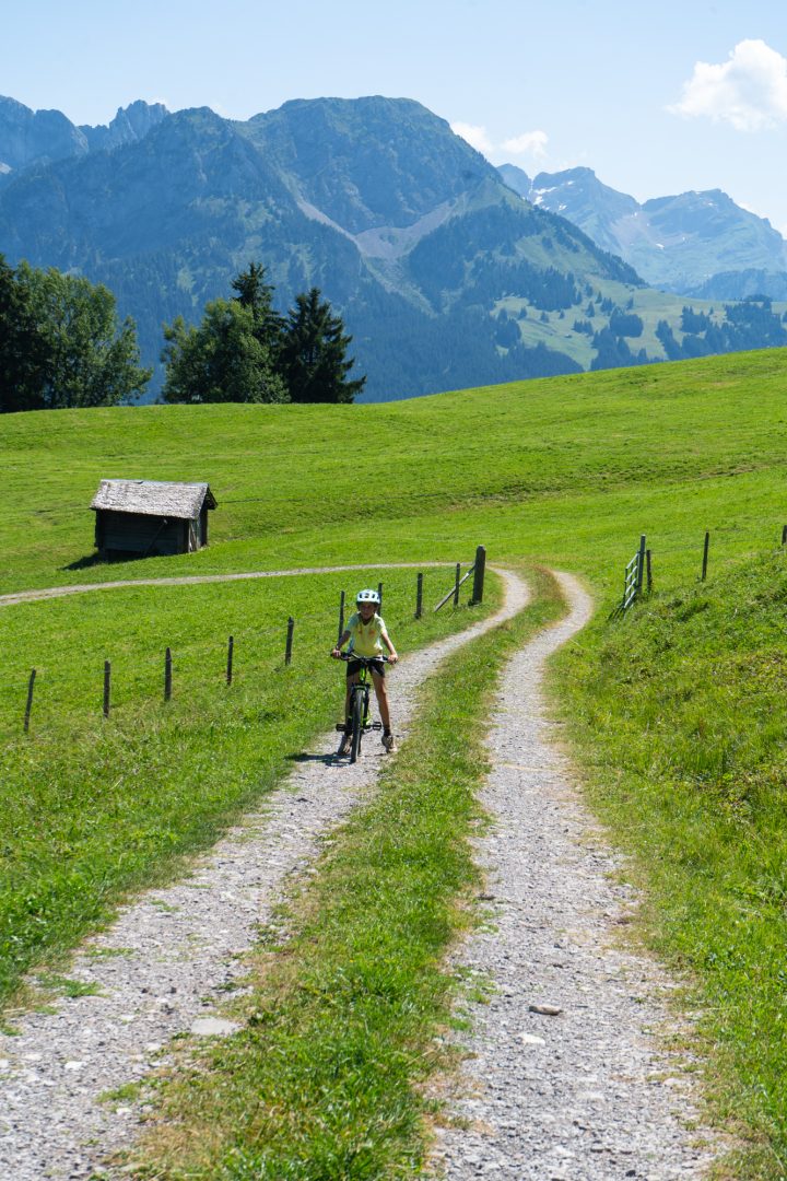 Voyage d'été à vélo : Camp d'adolescents 38 Summer camp Switzerland, International summer camp 37