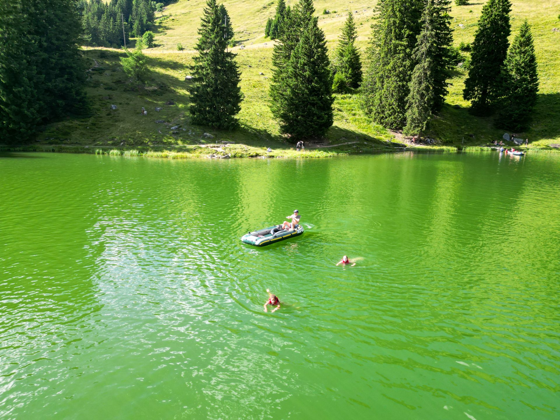 First-time Camper Guide: Everything Parents Need To Know 4 Summer camp Switzerland, International summer camp 3