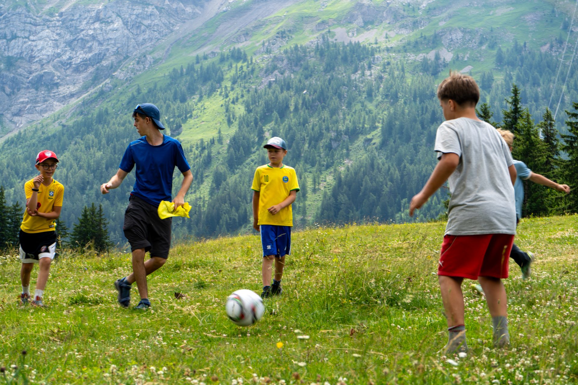 Camps Pour Sortir Les Enfants De Leur Zone De Confort 10 Summer camp Switzerland, International summer camp 9