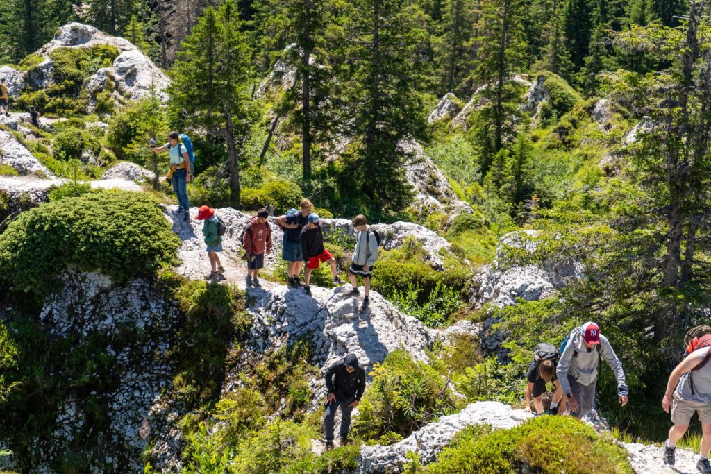 Camps pour enfants timides : une bonne idée ?