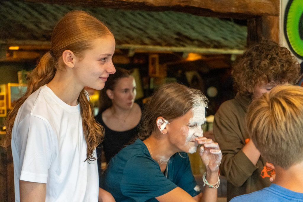 Relations sociales positives en colonie de vacances