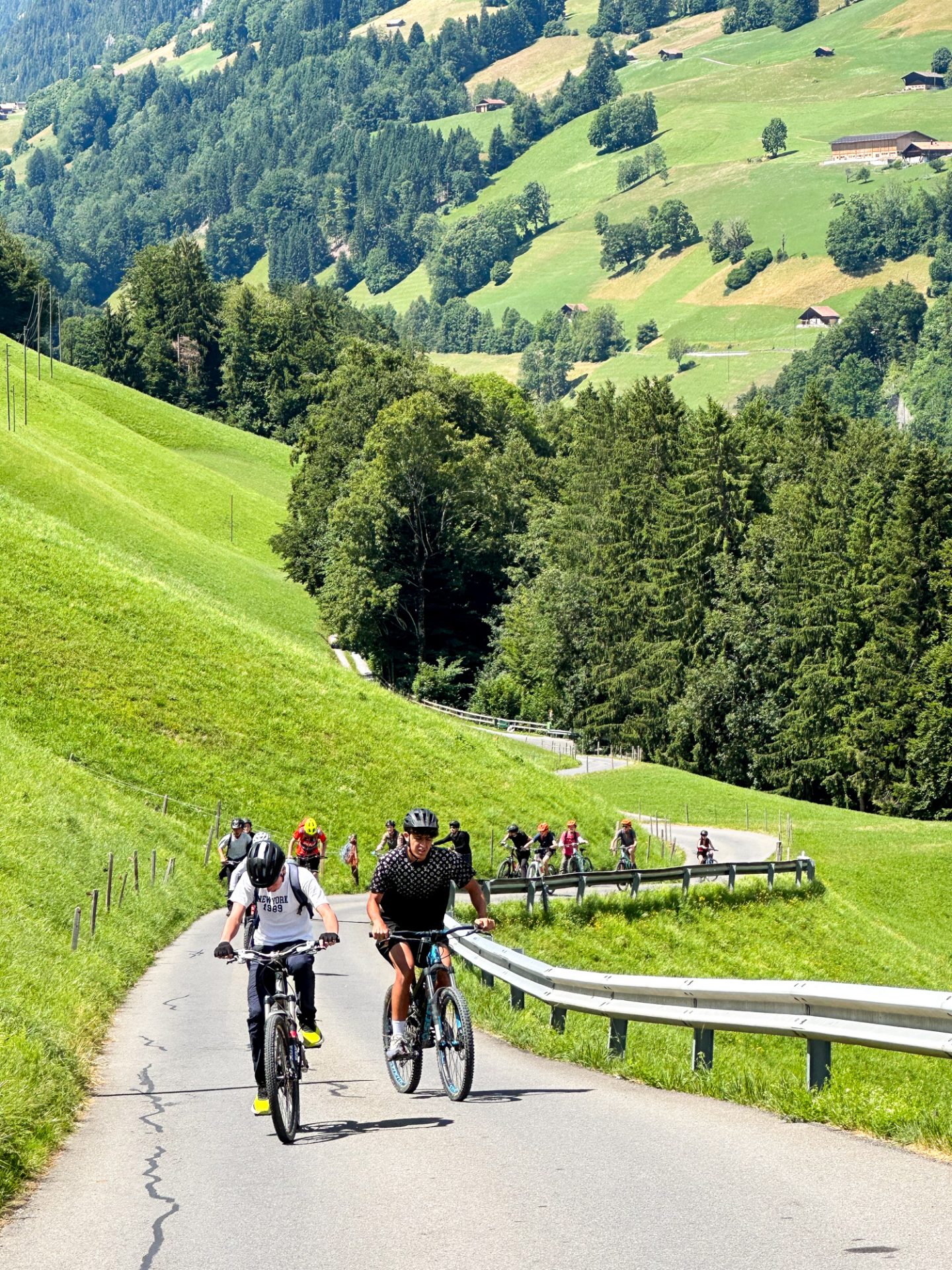 Sommer-Radtour: Teenager-Camp 54 Summer camp Switzerland, International summer camp 53