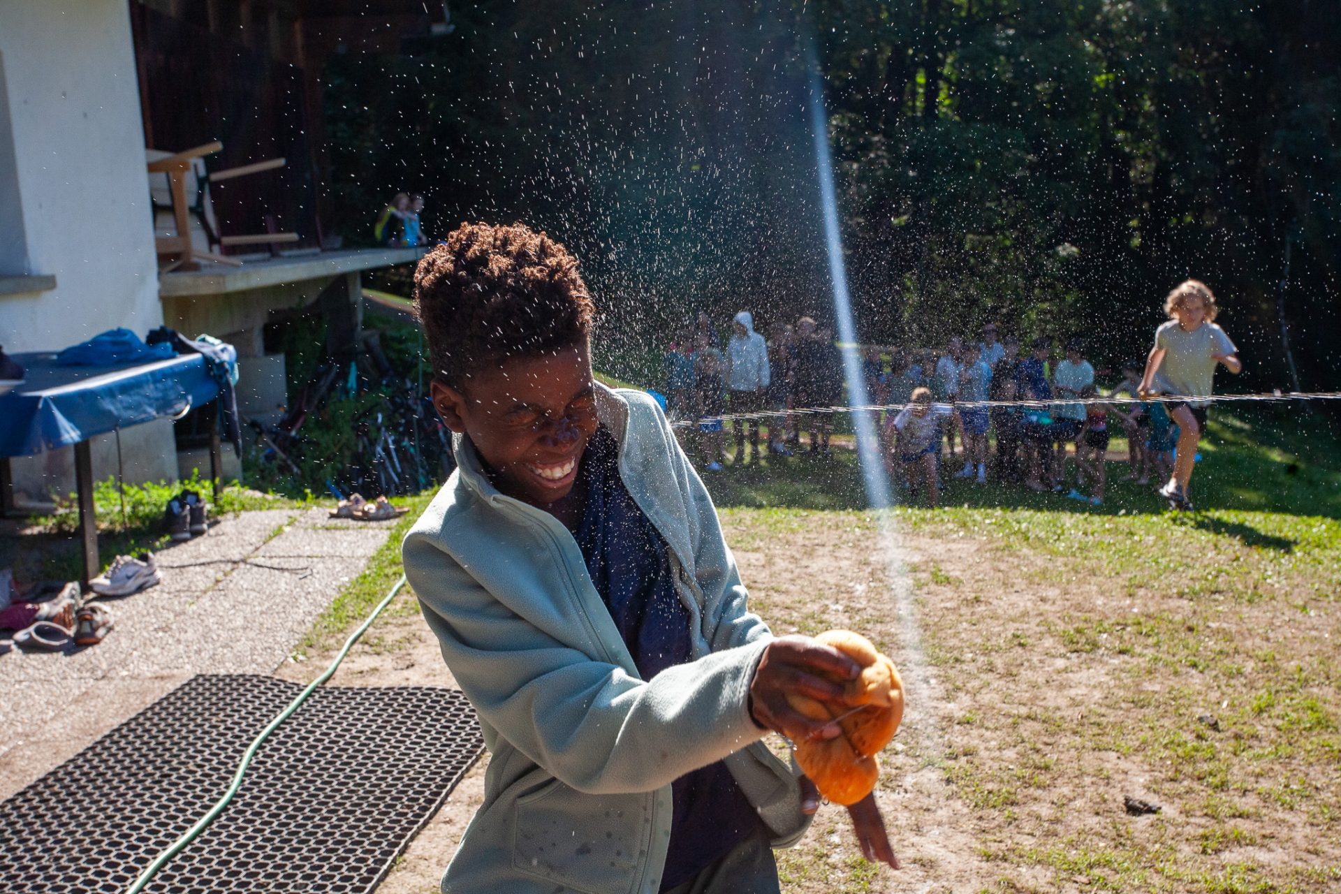 How Outdoor Camps Help Kids Make Real Friends 2 Summer camp Switzerland, International summer camp 1