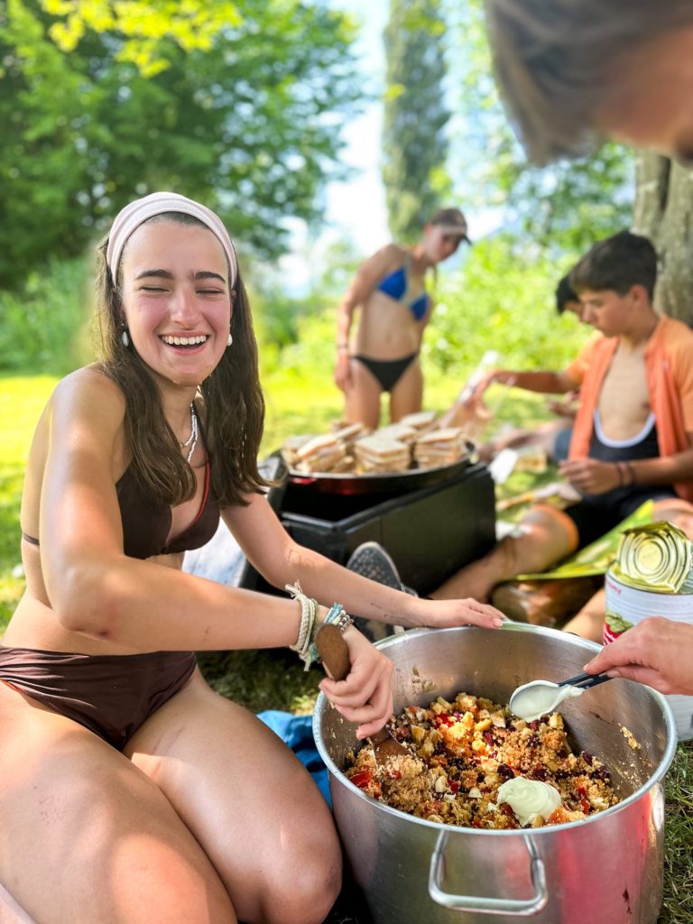 How Camps Foster Team Spirit Without Competition