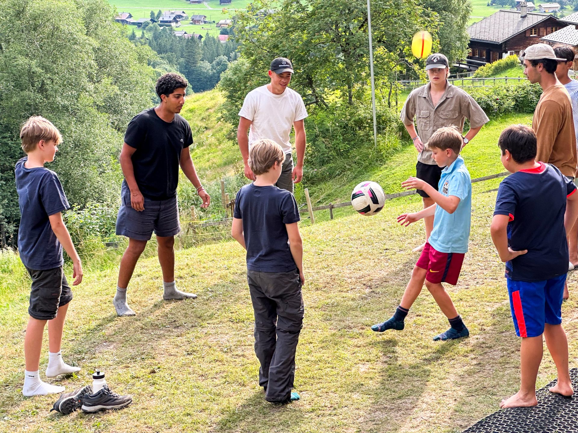 Choosing Camps Based On Your Child’s Energy Level 2 Summer camp Switzerland, International summer camp 1