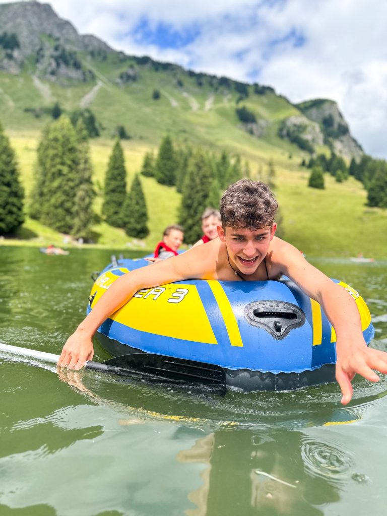 Les jeux suisses traditionnels que les enfants peuvent apprendre