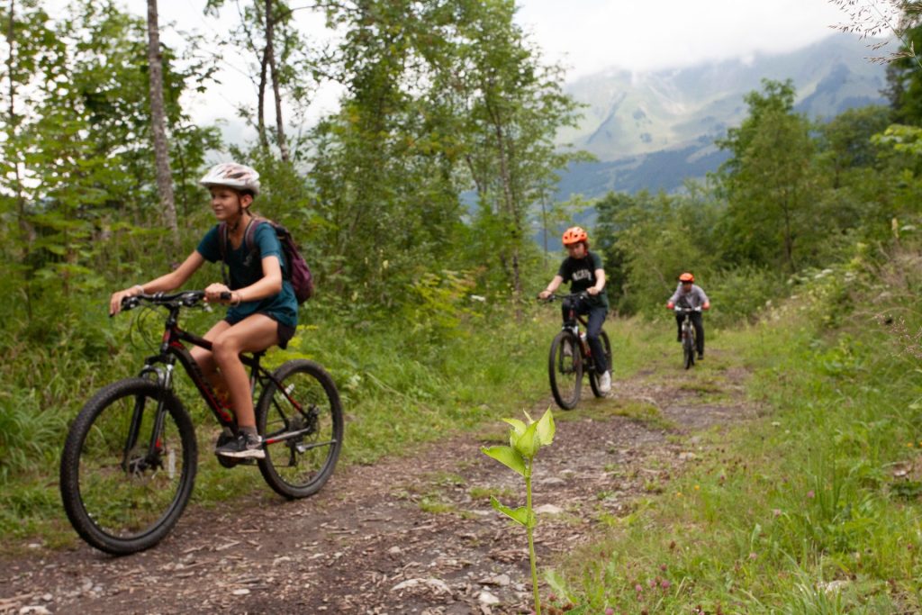 Camp de voyage à vélo · Bilingue et international : Anglais et français · Photo 5 sur 7