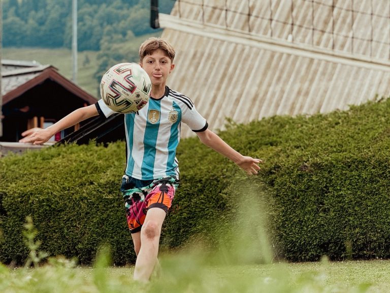 Why Outdoor Learning Sticks Better Than Classroom Lessons