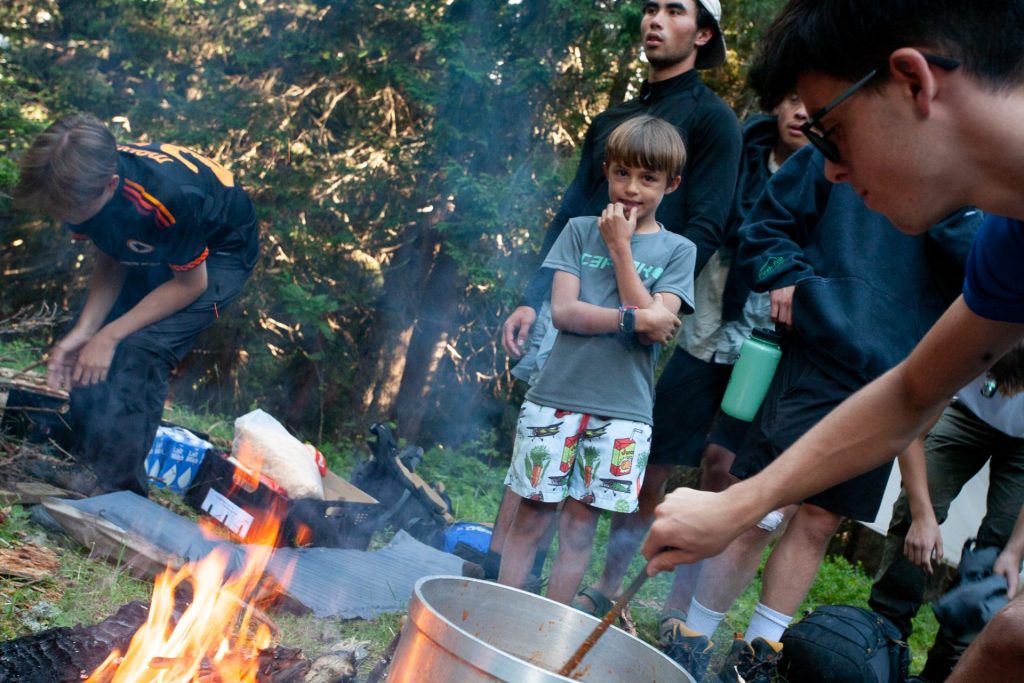 Comment les camps aident à réduire le temps d’écran