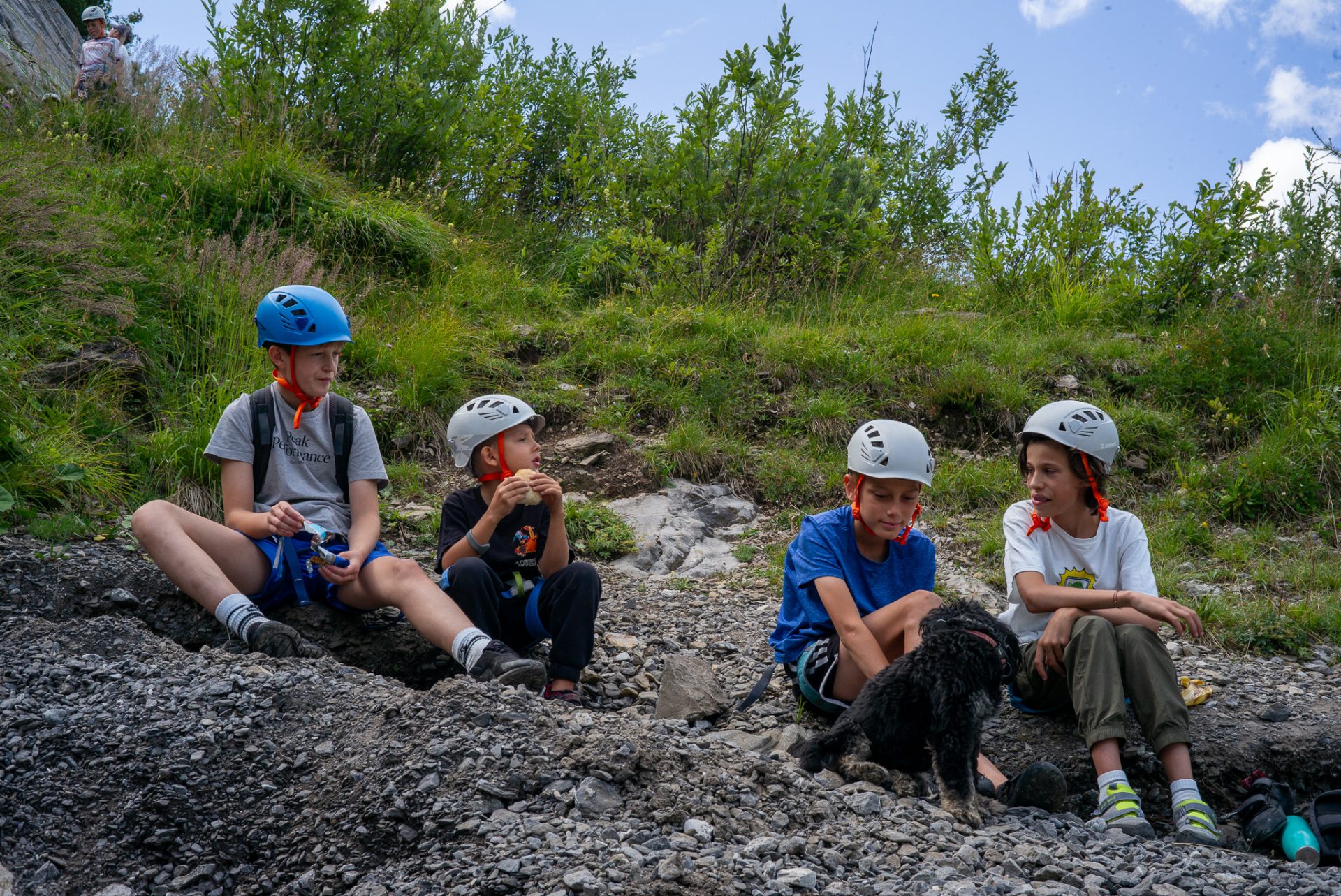 Why Outdoor Learning Sticks Better Than Classroom Lessons 8 Summer camp Switzerland, International summer camp 7