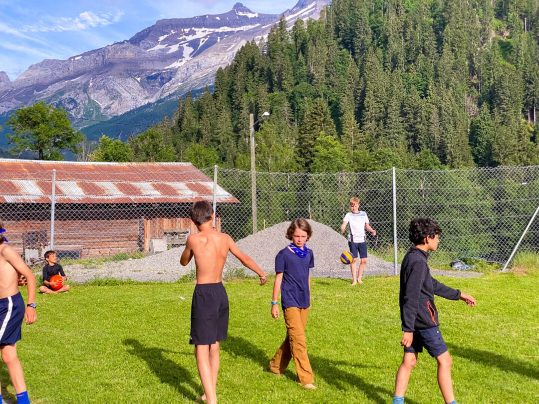 Summer Camp Switzerland - Camp d'été et vacances en Suisse